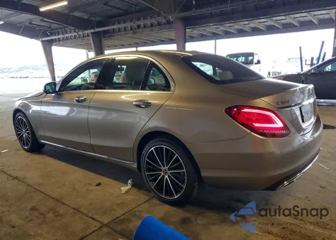 2020 Mercedes-Benz C 300 z USA, uszkodzony, nr VIN WDDWF8DB9LR557739